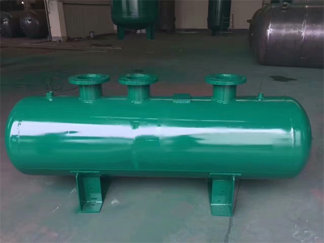 1679991473376569.jpeg 忻府忻府忻府蒸汽分气缸1.jpeg